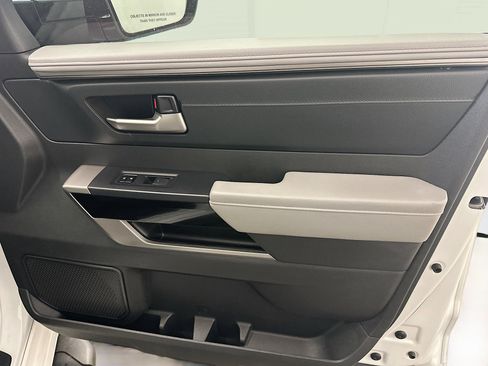 Used 2025 Toyota Tundra Limited image 33