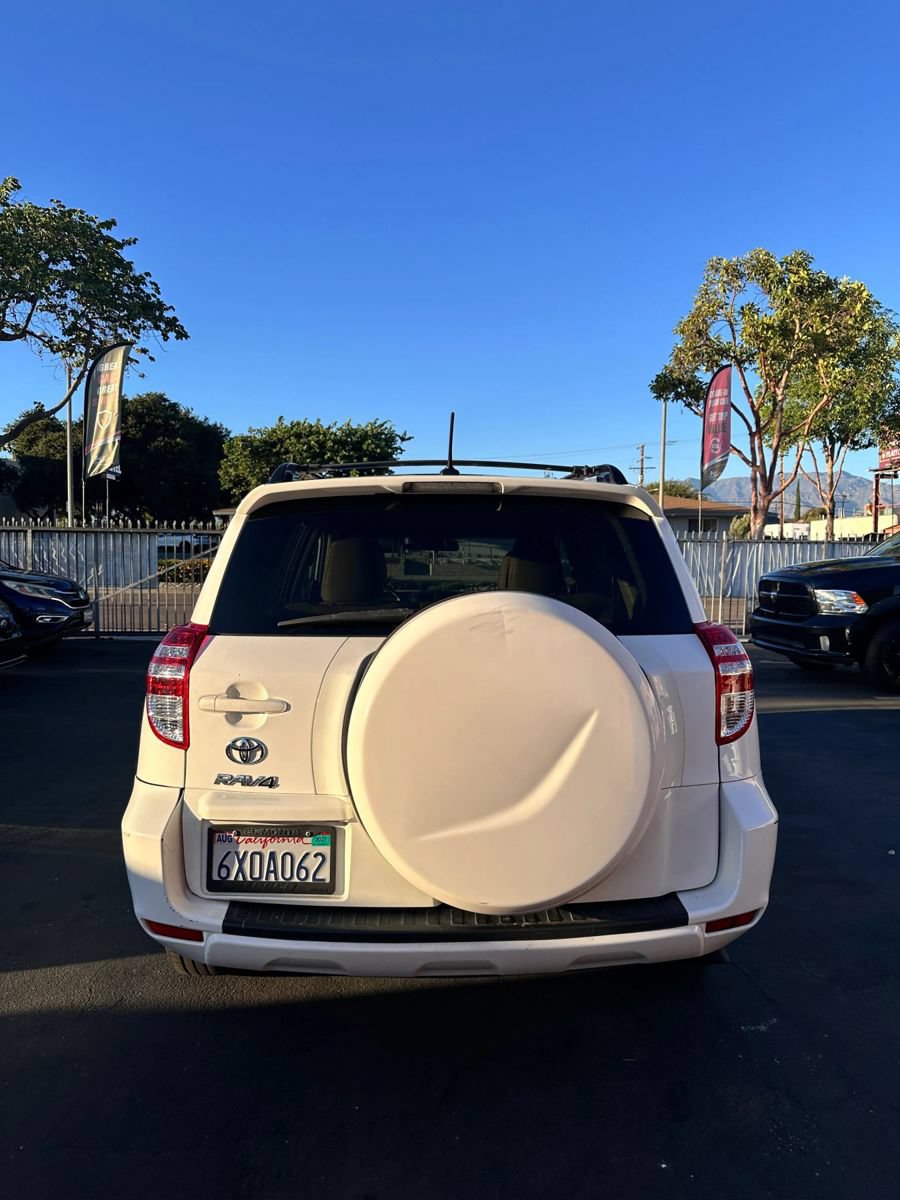 Used 2012 Toyota RAV4 FWD w/ Value Pkg image 5