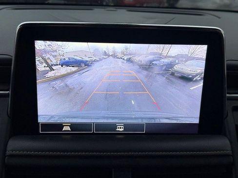 Used 2021 GMC Yukon XL SLT image 34