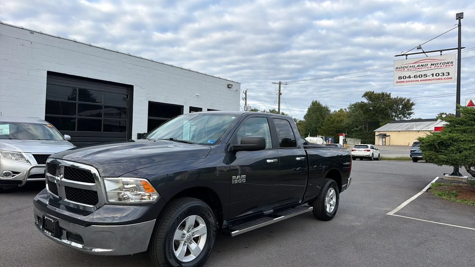 Used 2018 RAM 1500 Classic SLT AWD/4WD image 3