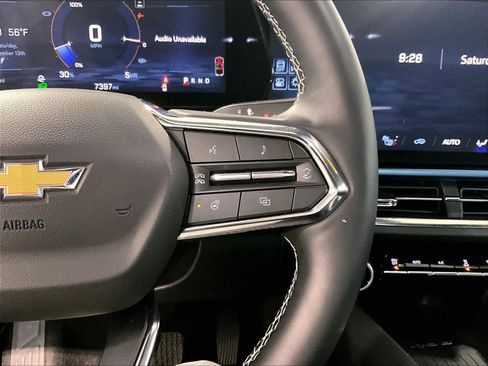 Used 2025 Chevrolet Equinox EV LT w/ Convenience Package image 23