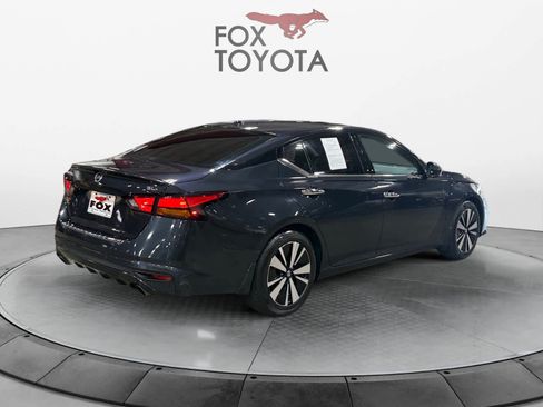Used 2021 Nissan Altima 2.5 SL FWD image 6