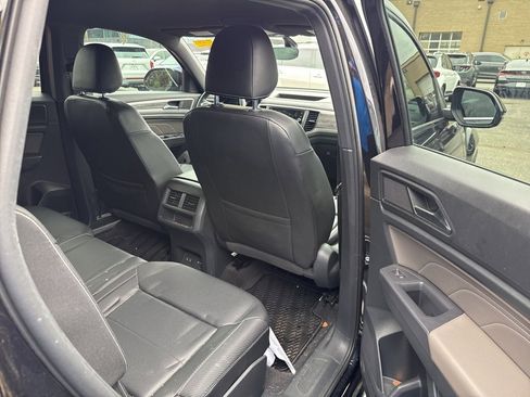 Used 2021 Volkswagen Atlas Cross Sport SE image 12