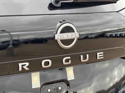 New 2026 Nissan Rogue SV FWD image 9