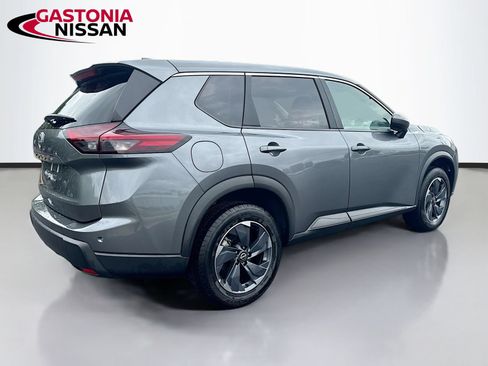 Used 2025 Nissan Rogue SV FWD image 9