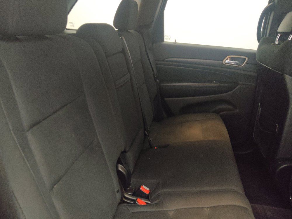 Used 2017 Jeep Grand Cherokee Laredo RWD image 19
