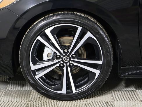 Used 2023 Nissan Sentra SR w/ SR Premium Package image 23