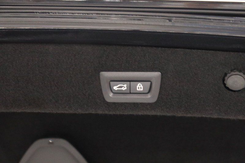Used 2020 BMW 750i xDrive w/ Executive Package AWD/4WD image 34
