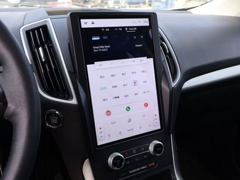 Used 2024 Ford Edge SEL w/ Convenience Package image 8