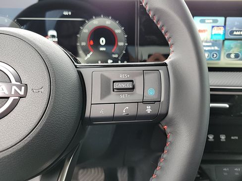 Used 2025 Nissan Kicks SR AWD/4WD image 20