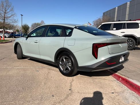 Used 2025 Kia K4 LXS image 8