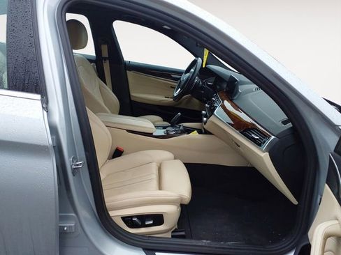 Used 2020 BMW 530i RWD image 15