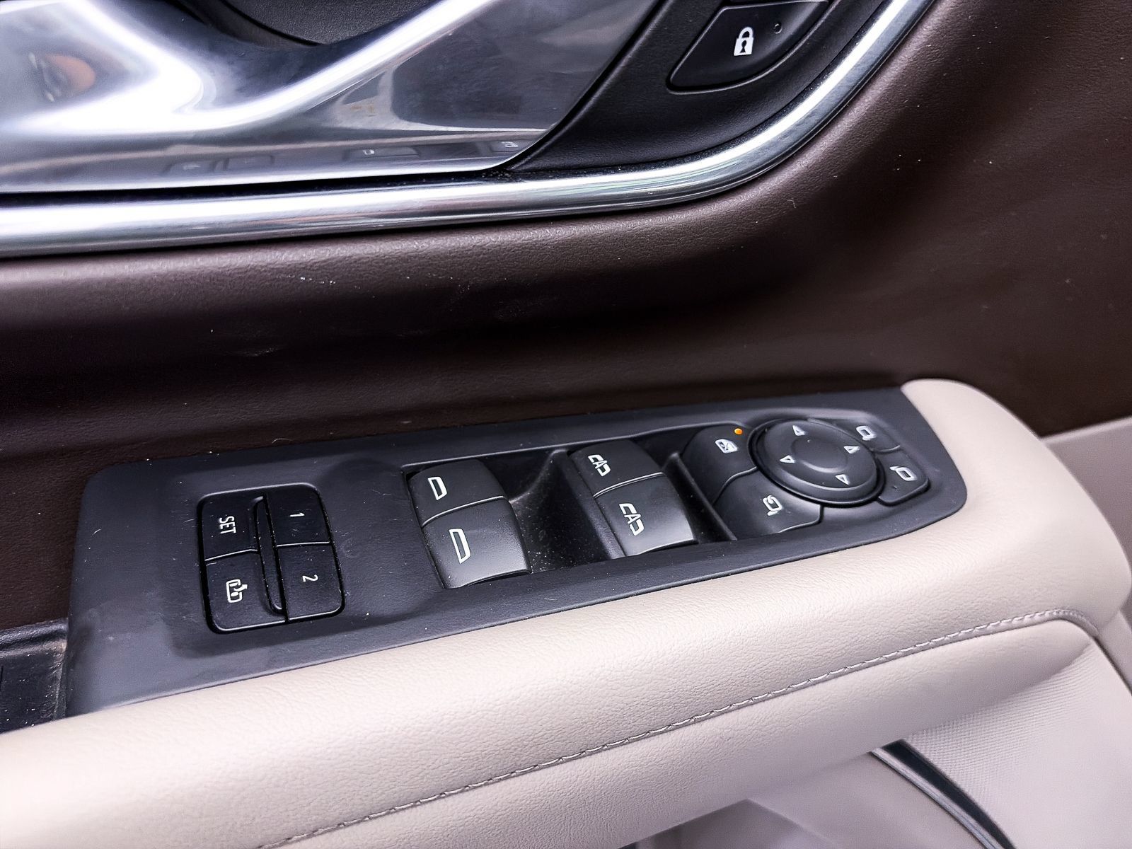 Used 2023 Chevrolet Tahoe Z71 w/ Luxury Package AWD/4WD image 21