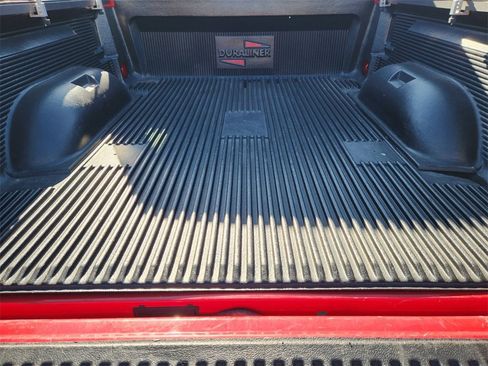 Used 2019 RAM 1500 Classic SLT image 33