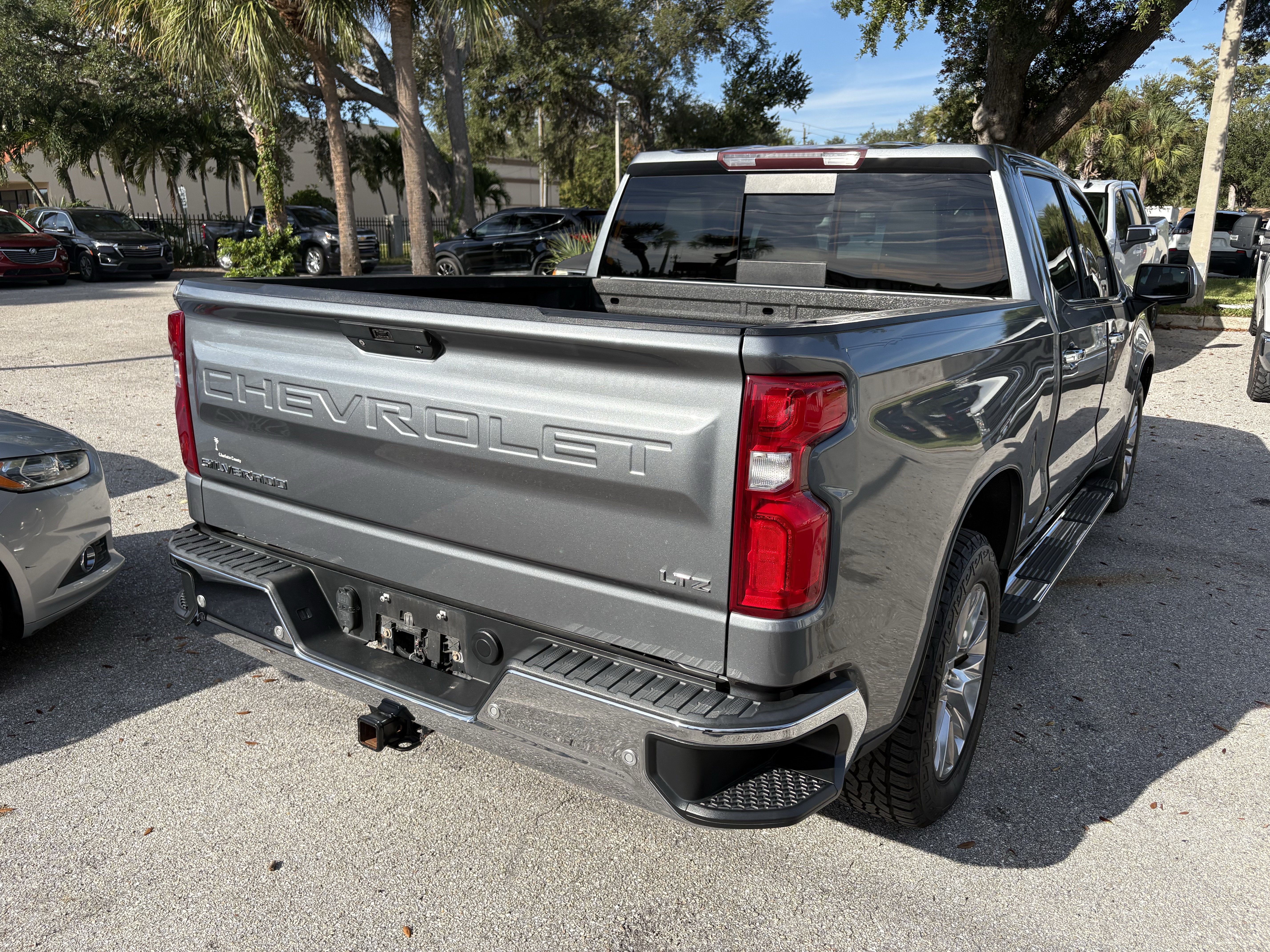 Used 2022 Chevrolet Silverado 1500 LTZ w/ Safety Package II RWD image 7