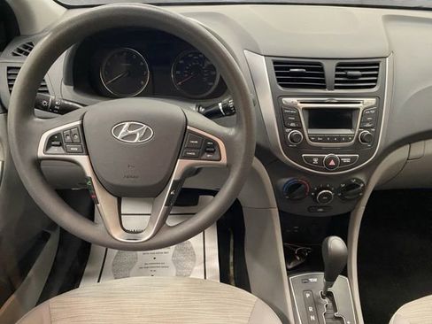Used 2016 Hyundai Accent SE w/ Option Group 02 FWD image 2