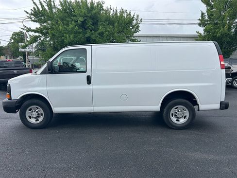 Used 2013 Chevrolet Express 2500 RWD image 6
