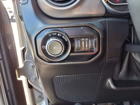 Used 2021 Jeep Wrangler Unlimited Sport image 13