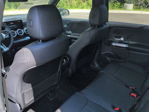 Used 2026 Mercedes-Benz GLB 250 4MATIC image 19