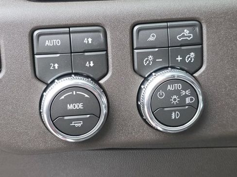 New 2026 GMC Sierra 2500 SLT w/ SLT Premium Package AWD/4WD image 31