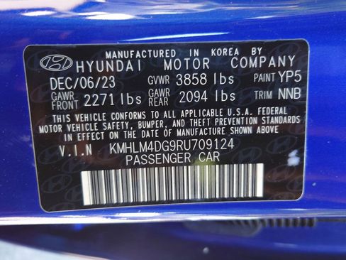 Certified 2024 Hyundai Elantra SEL FWD image 30