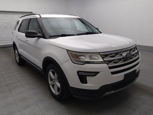 Used 2018 Ford Explorer XLT image 14