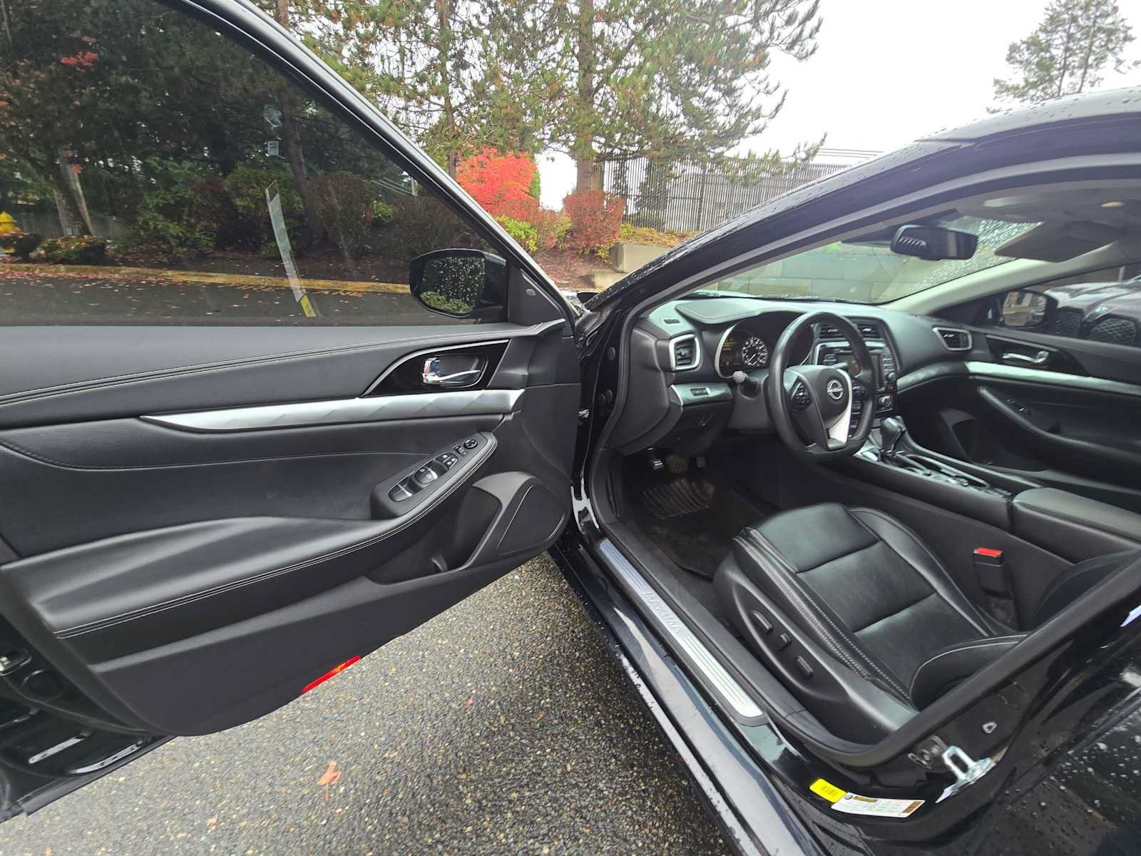 Used 2023 Nissan Maxima SV FWD image 18