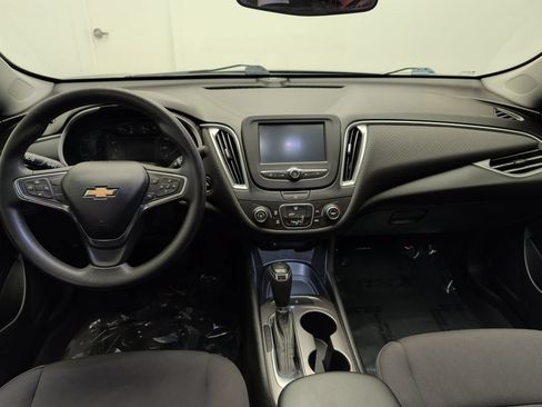 Used 2018 Chevrolet Malibu LS FWD image 16