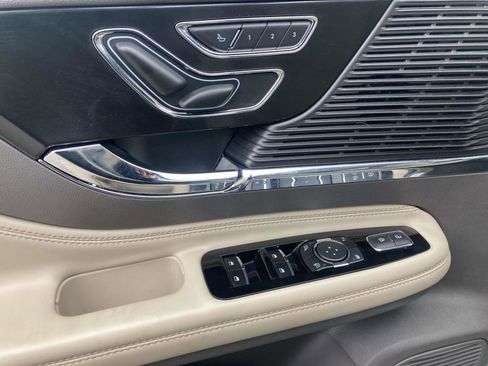 Certified 2022 Lincoln Corsair Standard w/ Equipment Group 101A image 20