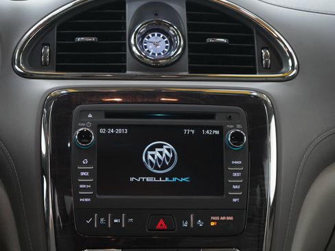 Used 2017 Buick Enclave Premium w/ Experience Buick Package AWD/4WD image 19