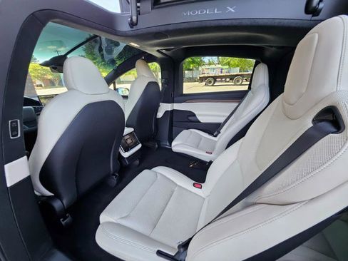 Used 2023 Tesla Model X image 59