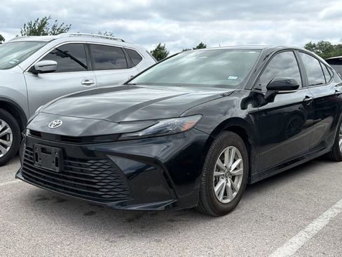 Used 2025 Toyota Camry LE w/ Convenience Package FWD image 12