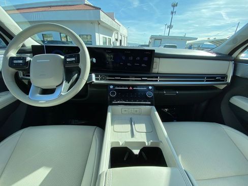 Used 2025 Hyundai Santa Fe SEL image 36