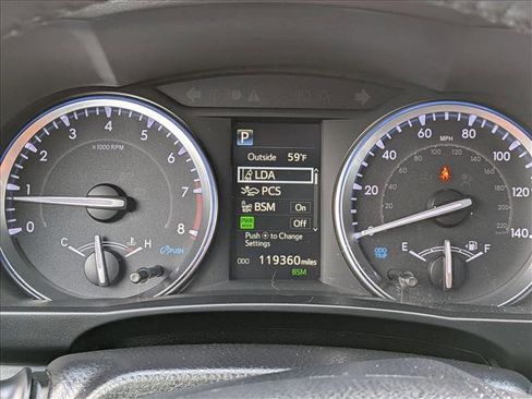 Used 2019 Toyota Highlander SE image 15
