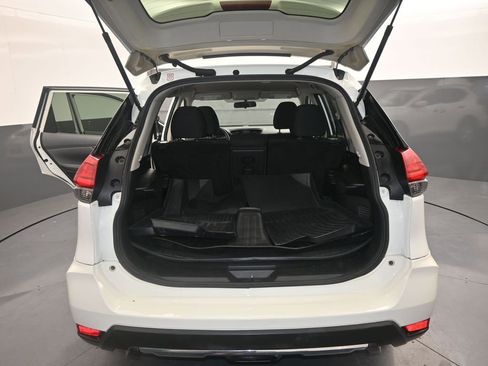 Used 2017 Nissan Rogue S image 18