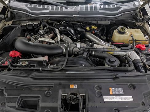 Used 2017 Ford F250 Lariat w/ Chrome Package image 56