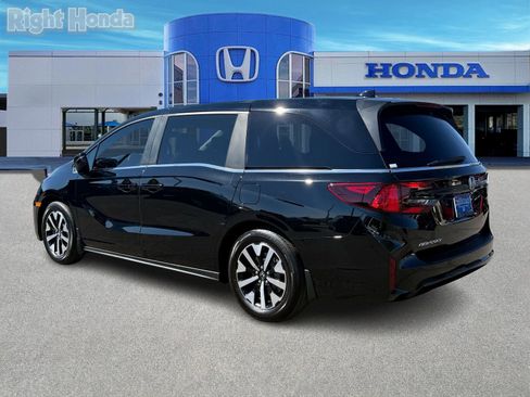 Certified 2026 Honda Odyssey EX-L image 5