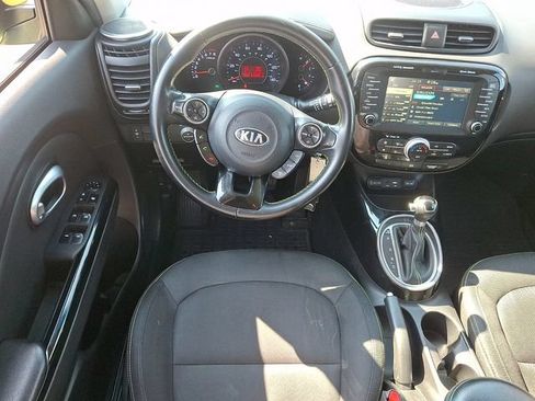 Used 2016 Kia Soul + w/ Audio Package FWD image 11