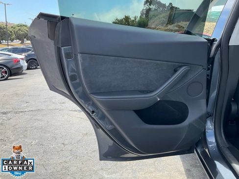 Used 2023 Tesla Model Y Long Range AWD/4WD image 41