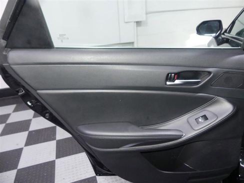 Used 2021 Toyota Avalon XLE FWD image 24