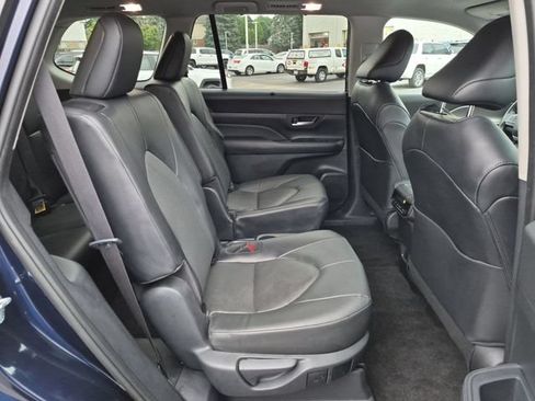 Used 2024 Toyota Grand Highlander AWD image 32