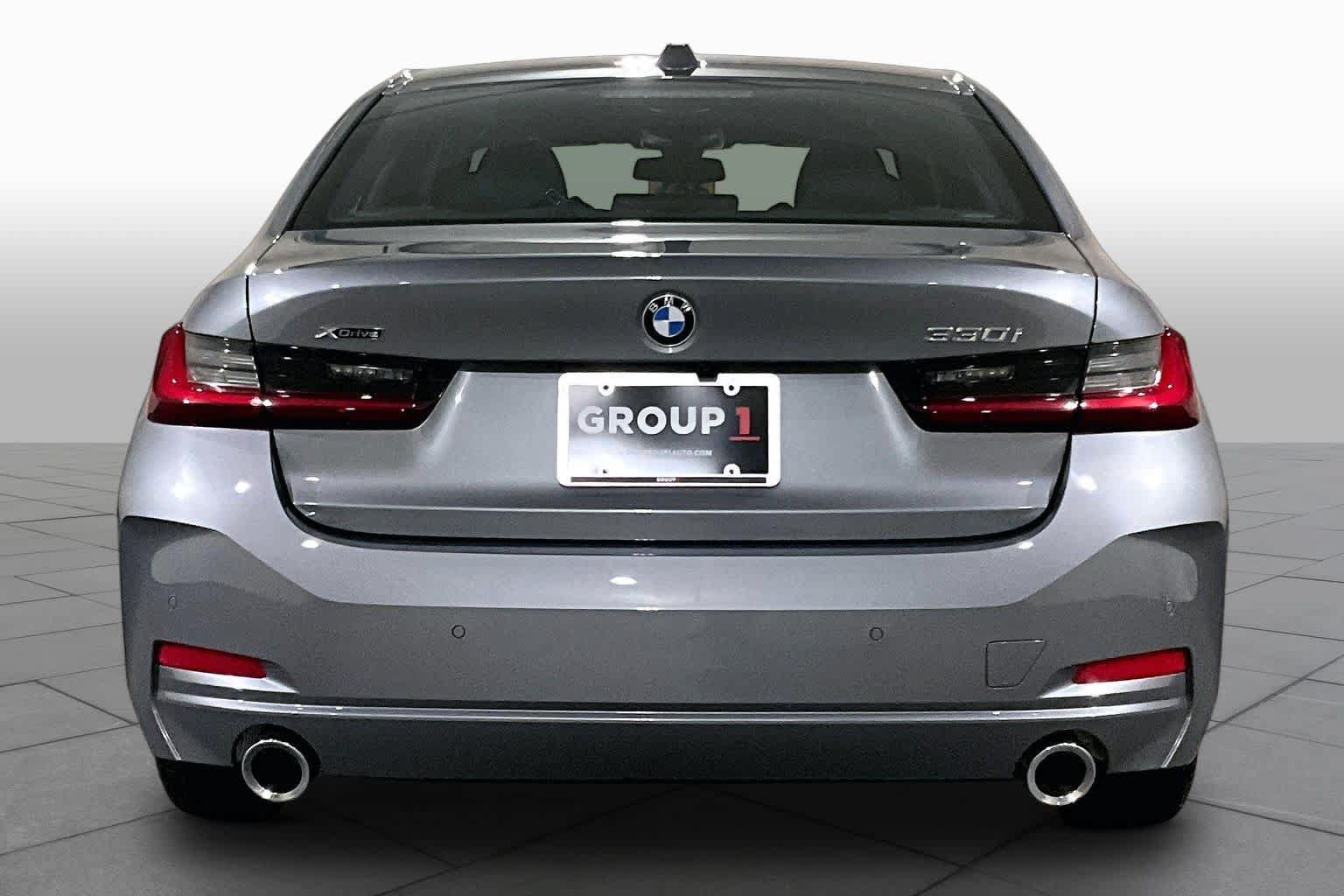 Used 2026 BMW 330i xDrive Sedan w/ Premium Package AWD/4WD image 4