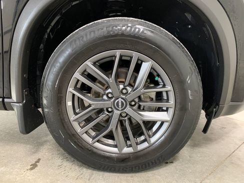 Used 2023 Nissan Rogue S image 13