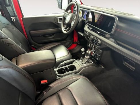 Used 2024 Jeep Gladiator Rubicon w/ Convenience Group AWD/4WD image 4