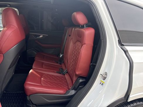 Used 2025 Audi SQ7 Prestige w/ Prestige Package image 14