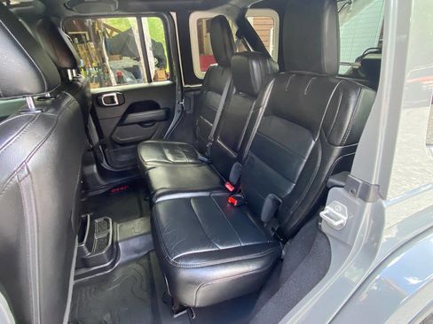 Used 2021 Jeep Wrangler Unlimited Sahara image 15