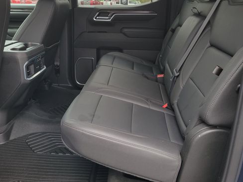 Used 2022 Chevrolet Silverado 1500 LTZ AWD/4WD image 11