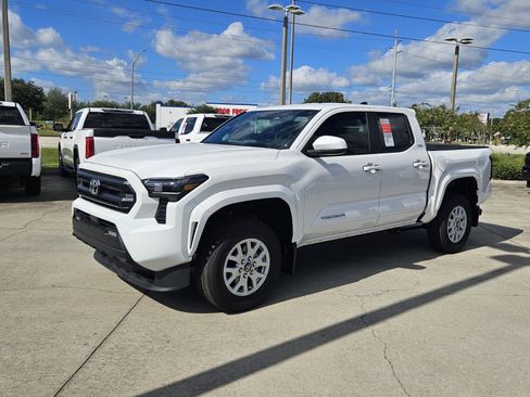 New 2025 Toyota Tacoma SR5 image 3