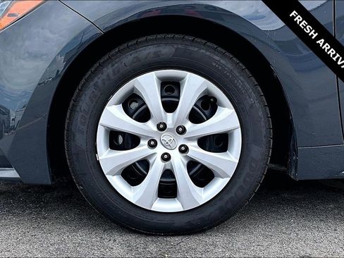Used 2024 Toyota Corolla LE FWD image 32