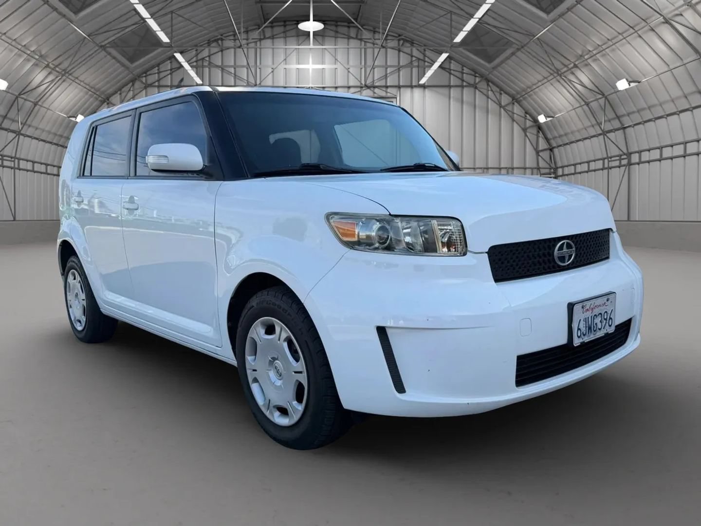 Used 2010 Scion xB FWD image 3